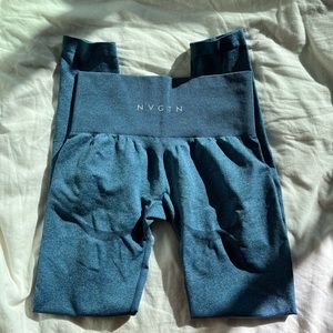 Nvgtn contour seanmless legging